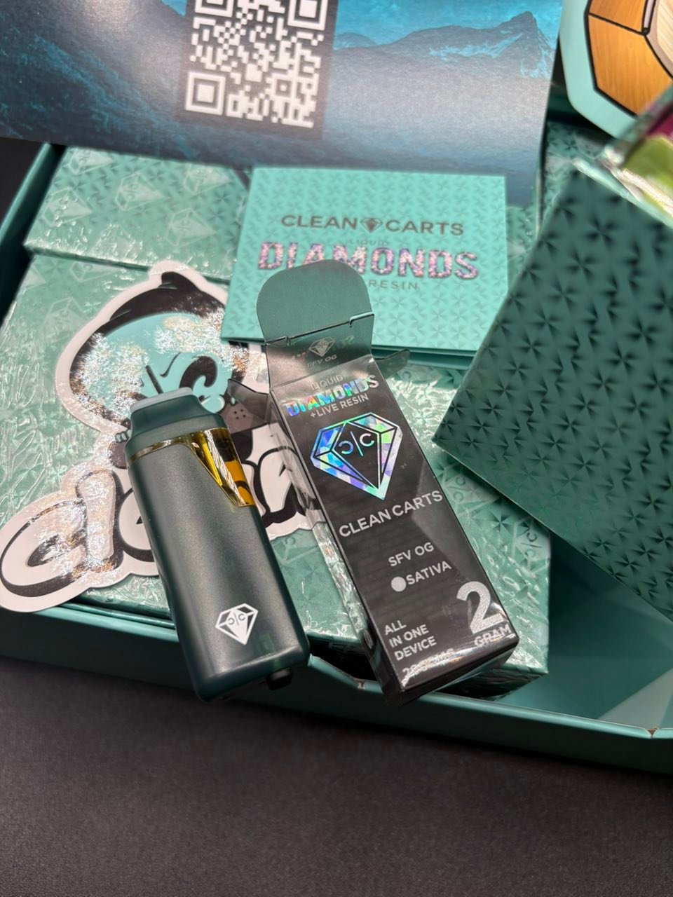 image 1033 1 CLEAN CARTS 2G DISPOSABLE TIFFANY BLUE EDITION – LIQUID DIAMONDS + LIVE RESIN