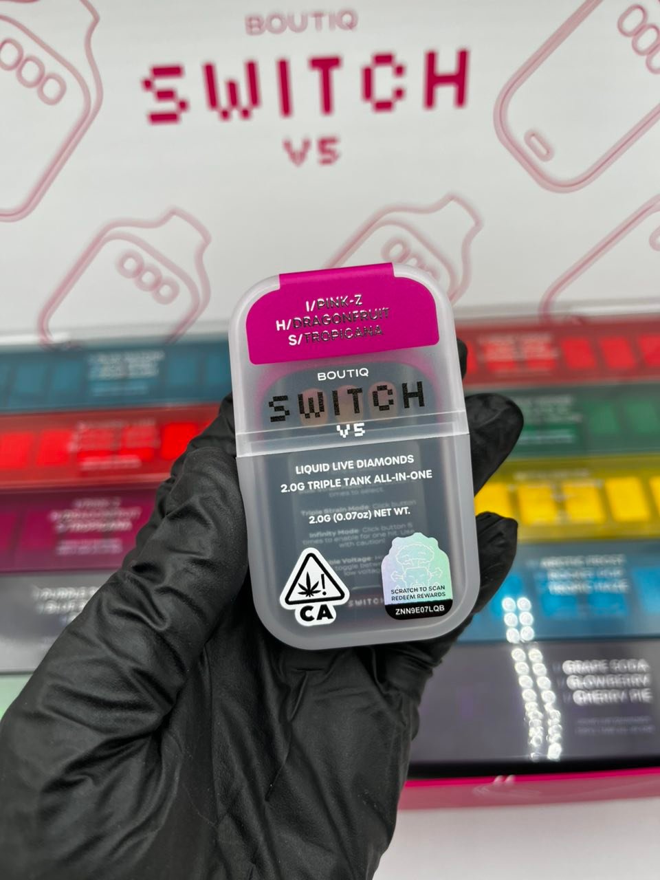 image 1610 1 BOUTIQ SWITCH V5 2G DISPOSABLE – LIQUID LIVE DIAMONDS – TRIPLE TANK ALL-IN-ONE