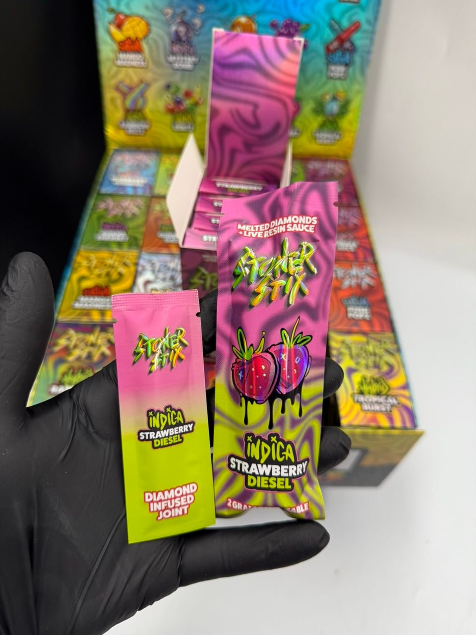 image 1662 1 STONER STIX V3 2G DISPOSABLE + PRE ROLL – MELTED DIAMONDS + LIVE RESIN SAUCE - Image 2
