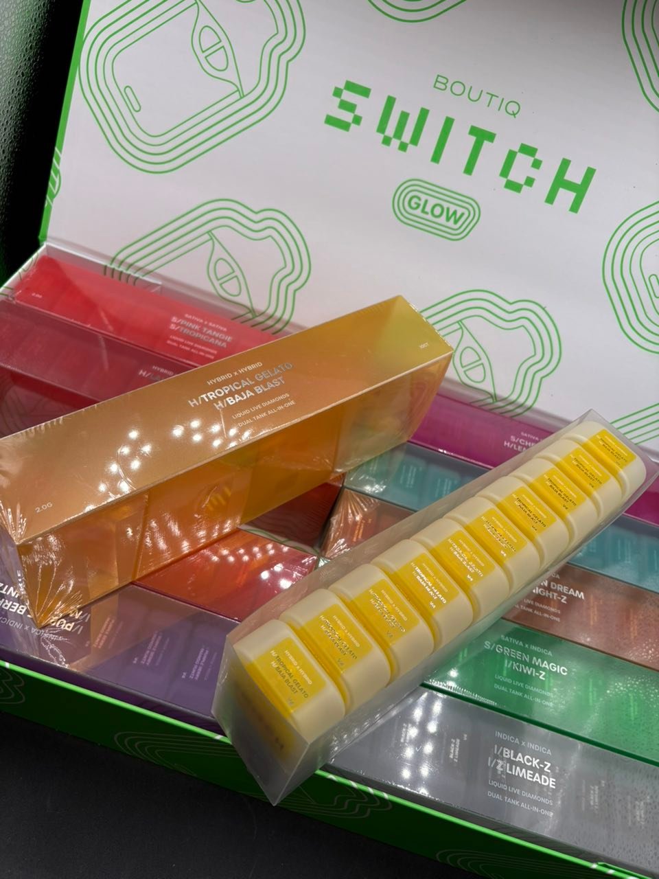 image 883 1 BOUTIQ SWITCH GLOW V4 DISPOSABLE 2G – LIQUID LIVE DIAMONDS - Image 2